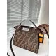 【FENDI  公式旗艦店】フェンディ 斜めがけバッグ 当日出荷 好評に付き再入荷！26.5*21.5CM