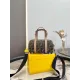 【FENDI  公式旗艦店】フェンディ  ショルダーバッグ  当日出荷 好評に付き再入荷！21*12CM