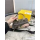 【FENDI  公式旗艦店】フェンディ  ショルダーバッグ  当日出荷 好評に付き再入荷！21*12CM