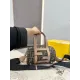 【FENDI  公式旗艦店】フェンディ  ショルダーバッグ  当日出荷 好評に付き再入荷！21*12CM