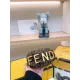 【FENDI 公式 旗艦店】 フェンディ  ショルダーバッグ  当日出荷 好評に付き再入荷！19*10CM