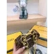 【FENDI 公式 旗艦店】 フェンディ  ショルダーバッグ  当日出荷 好評に付き再入荷！19*10CM