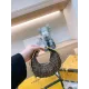【FENDI 公式 旗艦店】 フェンディ  ショルダーバッグ  当日出荷 好評に付き再入荷！19*10CM