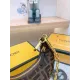 【FENDI 公式 旗艦店】 フェンディ  ショルダーバッグ  当日出荷 好評に付き再入荷！19*10CM