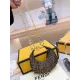 【FENDI 公式 旗艦店】 フェンディ  ショルダーバッグ  当日出荷 好評に付き再入荷！19*10CM
