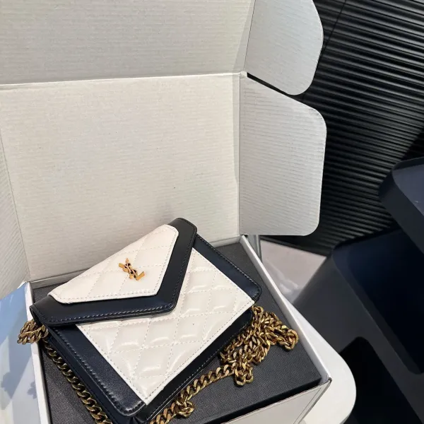 【YSL SAINT LAURENT 公式旗艦店】サンローラン   斜めがけバッグ 当日出荷 好評に付き再入荷！17*13.5CM  240722