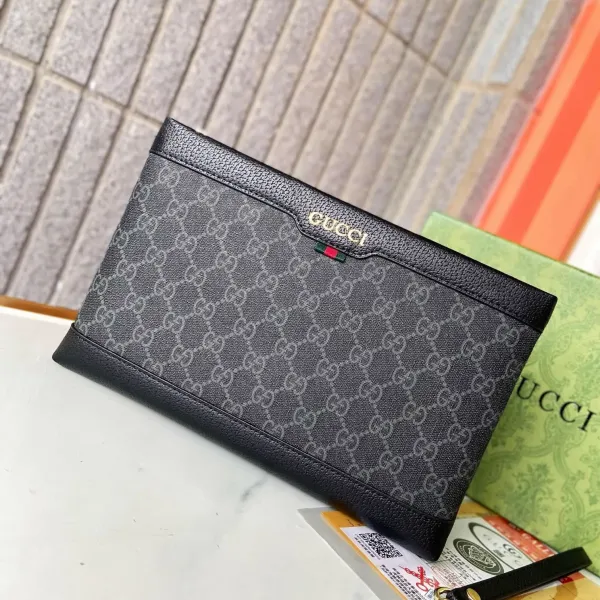 【GUCCI  公式 旗艦店】 グッチ   クラッチバッグ 当日出荷 好評に付き再入荷！28*18*2.5CM  241101