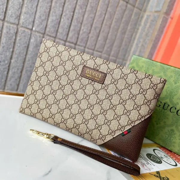 【GUCCI  公式 旗艦店】 グッチ   クラッチバッグ 当日出荷 好評に付き再入荷！28*18*2.5CM  241101