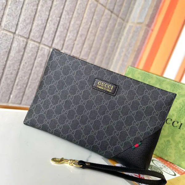 【GUCCI  公式 旗艦店】 グッチ   クラッチバッグ 当日出荷 好評に付き再入荷！28*18*2.5CM  241101
