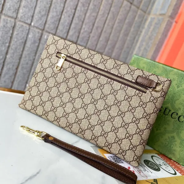 【GUCCI  公式 旗艦店】 グッチ   クラッチバッグ 当日出荷 好評に付き再入荷！28*18*2.5CM  241101
