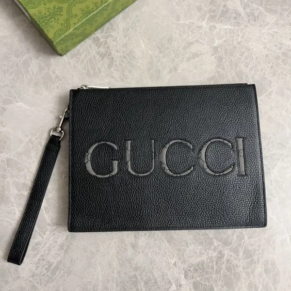 【GUCCI  公式 旗艦店】 グッチ   クラッチバッグ 当日出荷 好評に付き再入荷！22*28*3CM  241101