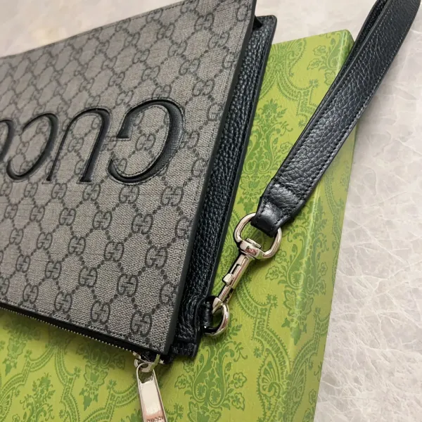 【GUCCI  公式 旗艦店】 グッチ   クラッチバッグ 当日出荷 好評に付き再入荷！22*28*3CM  241101