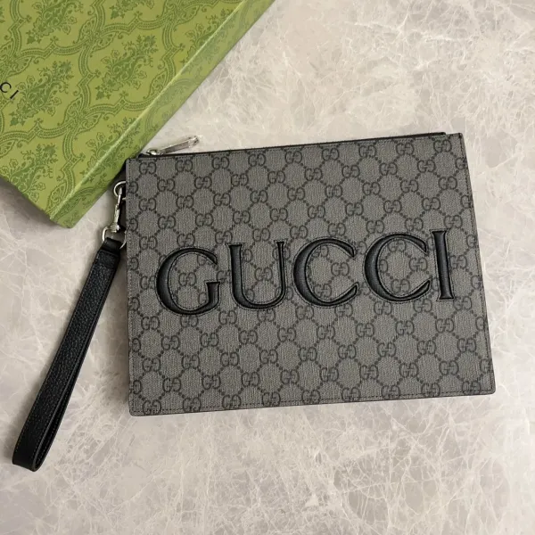【GUCCI  公式 旗艦店】 グッチ   クラッチバッグ 当日出荷 好評に付き再入荷！22*28*3CM  241101