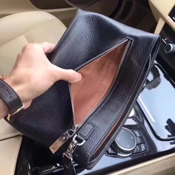 【GUCCI 公式 旗艦店】クッチ  クラッチバッグ 当日出荷 好評に付き再入荷！29*19*3.5CM
