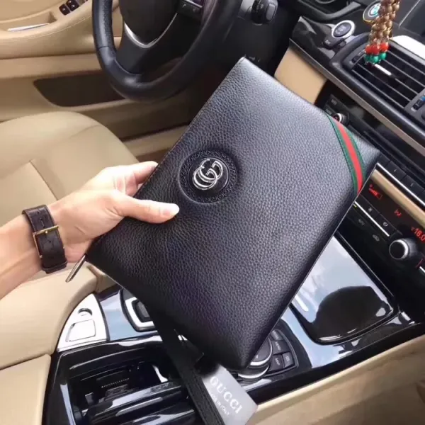 【GUCCI 公式 旗艦店】クッチ  クラッチバッグ 当日出荷 好評に付き再入荷！29*19*3.5CM