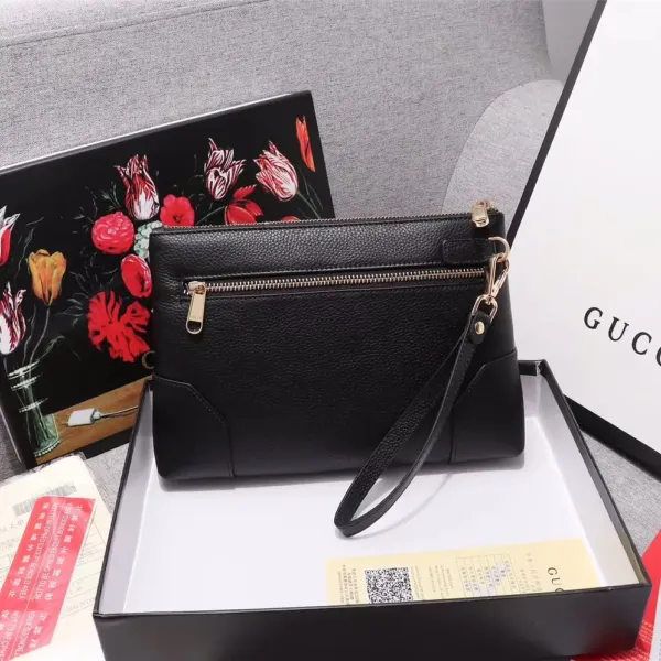 【GUCCI 公式 旗艦店】クッチ  クラッチバッグ 当日出荷 好評に付き再入荷！27*18*4CM