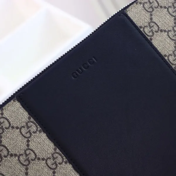 【GUCCI 公式 旗艦店】クッチ  クラッチバッグ 当日出荷 好評に付き再入荷！30.5*21*1.5CM