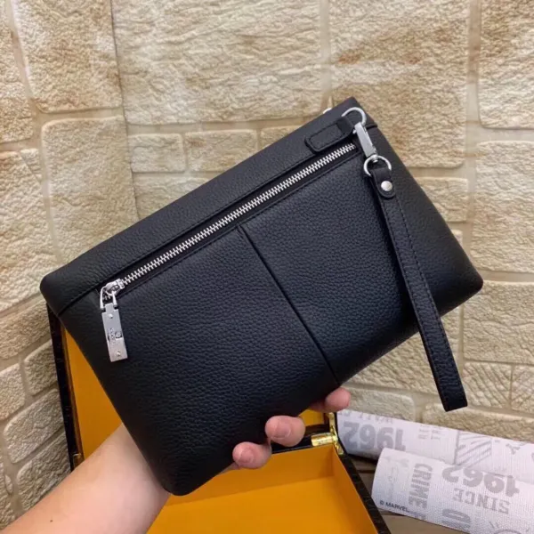 【GUCCI 公式 旗艦店】クッチ  クラッチバッグ 当日出荷 好評に付き再入荷！28*18.3CM