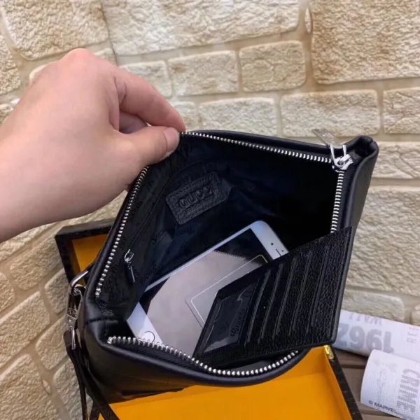 【GUCCI 公式 旗艦店】クッチ  クラッチバッグ 当日出荷 好評に付き再入荷！28*18.3CM