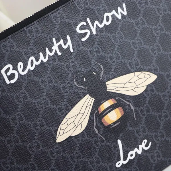 【GUCCI 公式 旗艦店】クッチ  クラッチバッグ 当日出荷 好評に付き再入荷！30.5*21*1.5CM