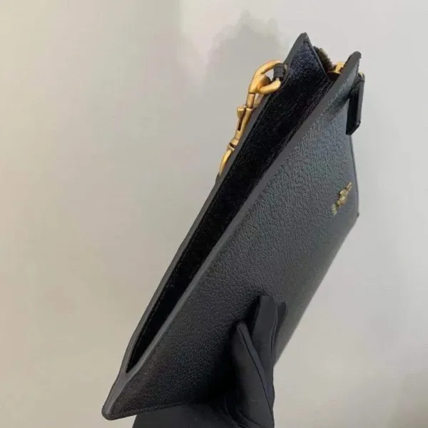 【GUCCI 公式 旗艦店】クッチ  クラッチバッグ 当日出荷 好評に付き再入荷！30.5*21*1.5CM