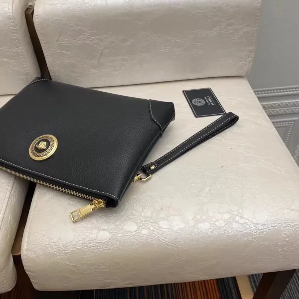 【VERSACE 公式旗艦店】ヴェルサーチ  クラッチバッグ    当日出荷 好評に付き再入荷！29*18CM
