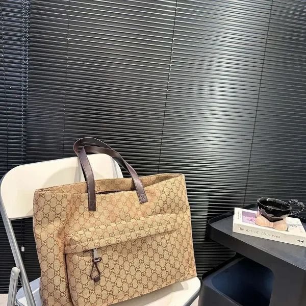 【GUCCI 公式旗艦店】グッチ ハンドバッグ 当日出荷 好評に付き再入荷！44*31CM  240724