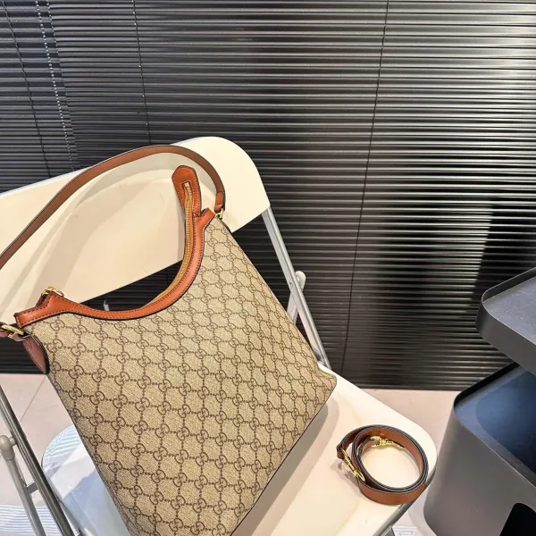 【GUCCI 公式旗艦店】グッチ ハンドバッグ 当日出荷 好評に付き再入荷！32*30CM  240724