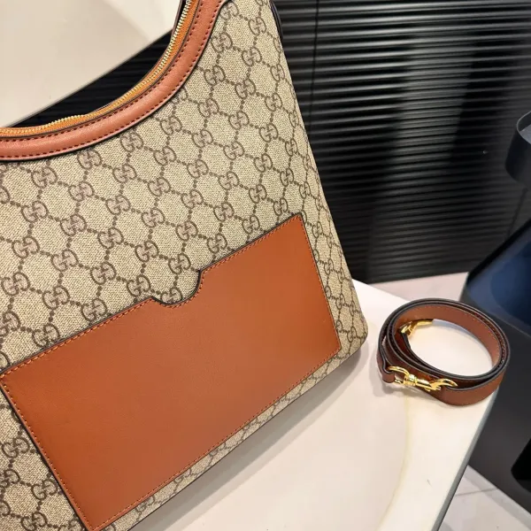 【GUCCI 公式旗艦店】グッチ ハンドバッグ 当日出荷 好評に付き再入荷！32*30CM  240724