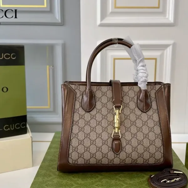 【GUCCI 公式旗艦店】グッチ ハンドバッグ 当日出荷 好評に付き再入荷！30*23CM  240724