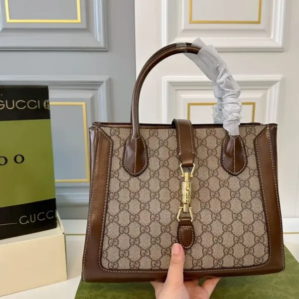 【GUCCI 公式旗艦店】グッチ ハンドバッグ 当日出荷 好評に付き再入荷！30*23CM  240724