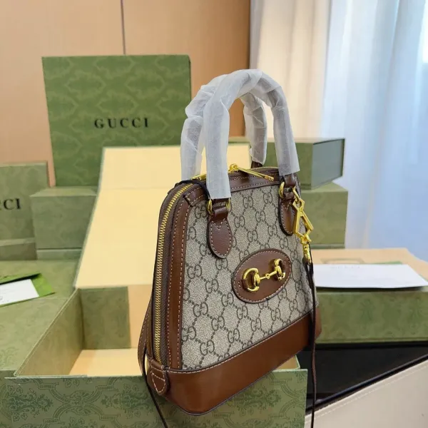 【GUCCI 公式旗艦店】グッチ 斜めがけバッグ 当日出荷 好評に付き再入荷！20*8*20CM