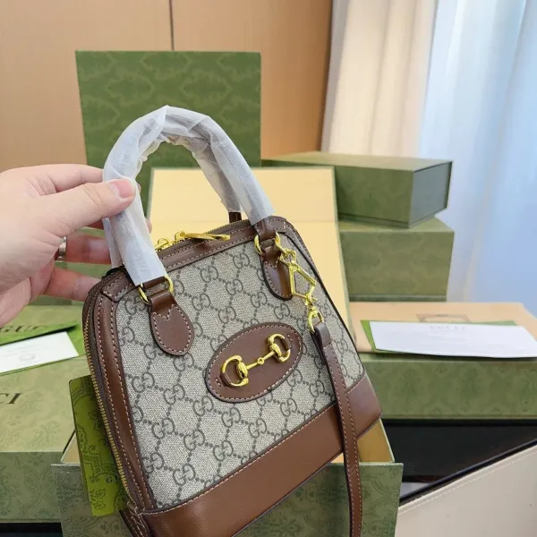 【GUCCI 公式旗艦店】グッチ 斜めがけバッグ 当日出荷 好評に付き再入荷！20*8*20CM