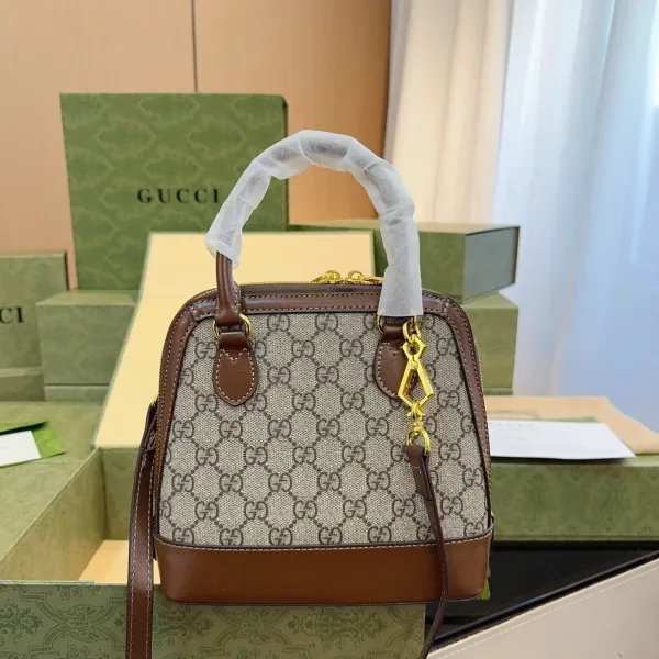 【GUCCI 公式旗艦店】グッチ 斜めがけバッグ 当日出荷 好評に付き再入荷！20*8*20CM