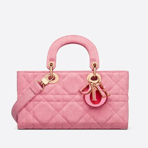 【DIOR】雑誌掲載！泉 里香さん愛用！夏感あふれる新作バッグが登場！