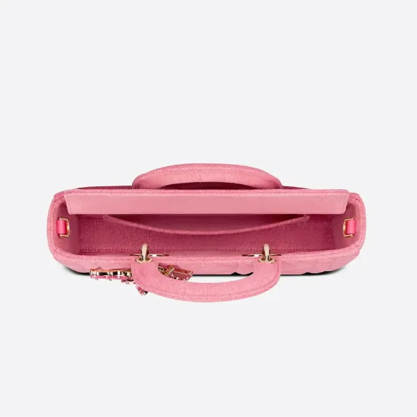 【DIOR】雑誌掲載！泉 里香さん愛用！夏感あふれる新作バッグが登場！