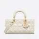 【DIOR】雑誌掲載！泉 里香さん愛用！夏感あふれる新作バッグが登場！