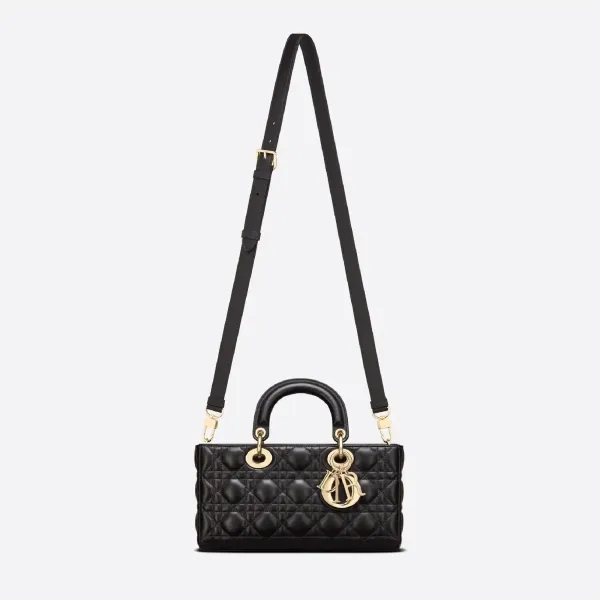 【DIOR】雑誌掲載！泉 里香さん愛用！夏感あふれる新作バッグが登場！