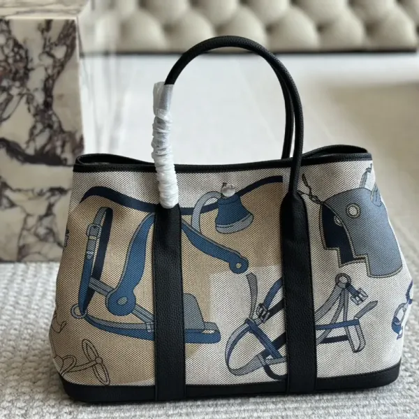 【Hermès 公式旗艦店】エルメス ハンドバッグ 当日出荷 好評に付き再入荷！36*25CM  240724