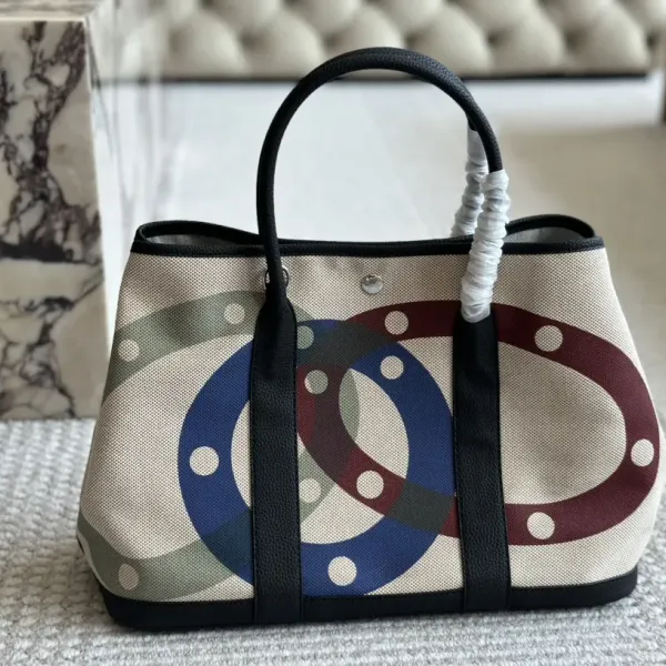 【Hermès 公式旗艦店】エルメス ハンドバッグ 当日出荷 好評に付き再入荷！36*25CM  240724