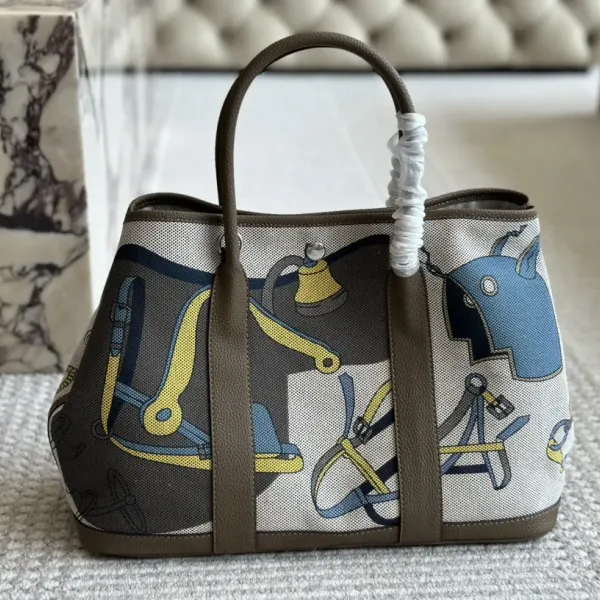 【Hermès 公式旗艦店】エルメス ハンドバッグ 当日出荷 好評に付き再入荷！36*25CM  240724