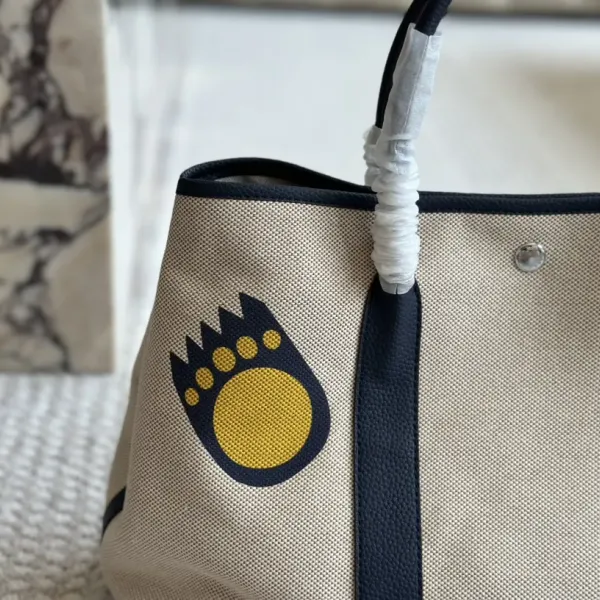 【Hermès 公式旗艦店】エルメス ハンドバッグ 当日出荷 好評に付き再入荷！36*25CM  240724