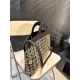 【CHANEL 公式旗艦店】シャネル 斜めがけバッグ 当日出荷 好評に付き再入荷！45*28CM  240723