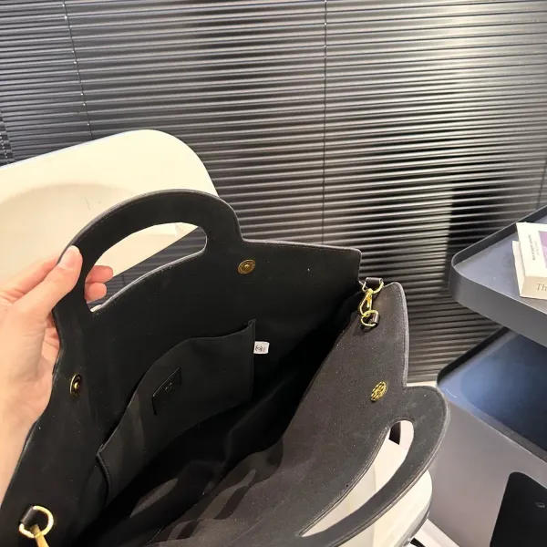 【CHANEL 公式旗艦店】シャネル 斜めがけバッグ 当日出荷 好評に付き再入荷！45*28CM  240723