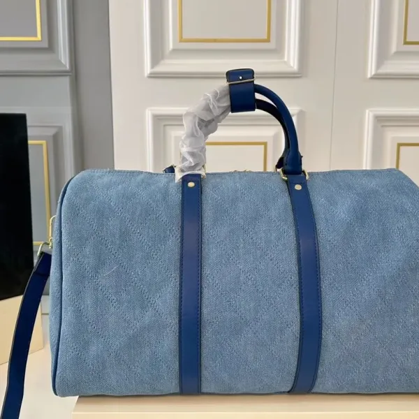 【CHANEL 公式旗艦店】シャネル 斜めがけバッグ 当日出荷 好評に付き再入荷！44*25CM  240723
