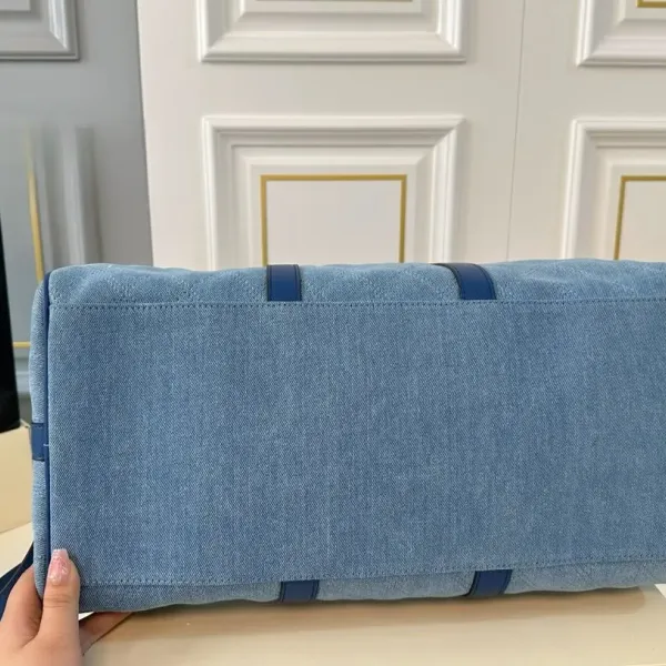 【CHANEL 公式旗艦店】シャネル 斜めがけバッグ 当日出荷 好評に付き再入荷！44*25CM  240723