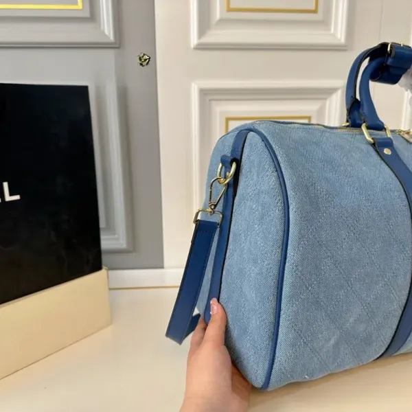 【CHANEL 公式旗艦店】シャネル 斜めがけバッグ 当日出荷 好評に付き再入荷！44*25CM  240723