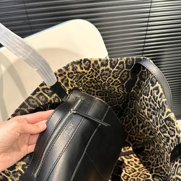 【CELINE 公式旗艦店】セリーヌ ハンドバッグ 当日出荷 好評に付き再入荷！29*34CM  1240723