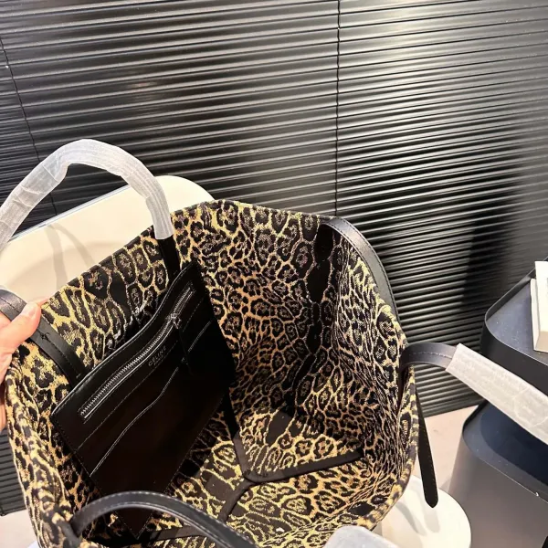 【CELINE 公式旗艦店】セリーヌ ハンドバッグ 当日出荷 好評に付き再入荷！29*34CM  1240723