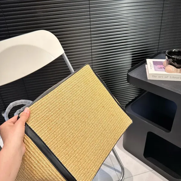 【CELINE 公式旗艦店】セリーヌ ハンドバッグ 当日出荷 好評に付き再入荷！27*31CM  1240723